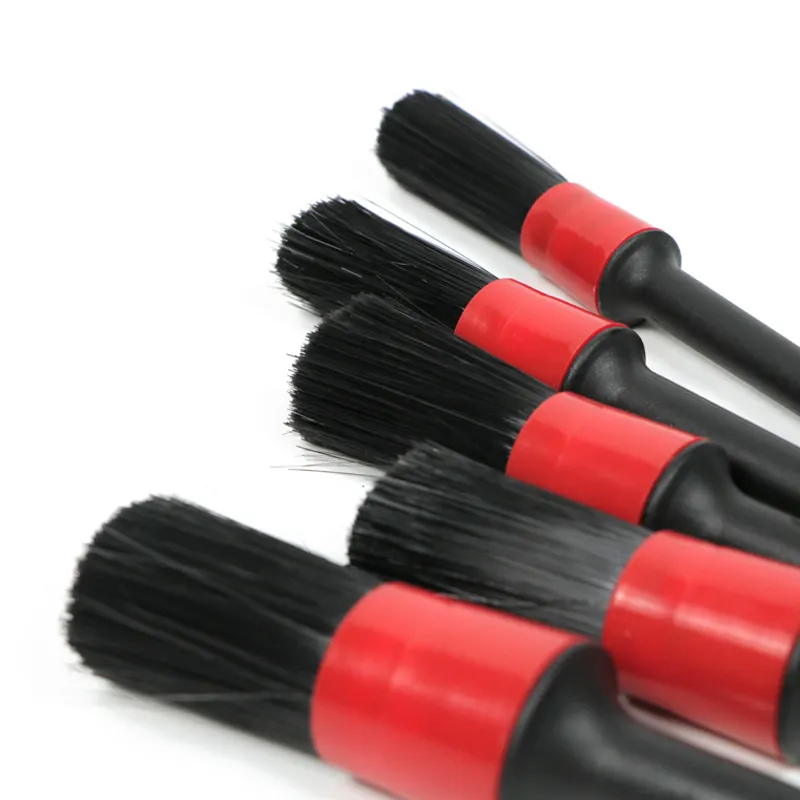 Red Details Brush Set